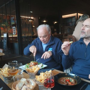 Carbonade flamande (à droite) ou Potjevleesh (à gauche)