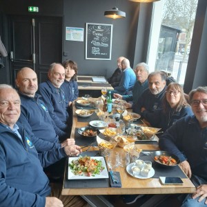 La brillante équipe de l'échiquier du lac